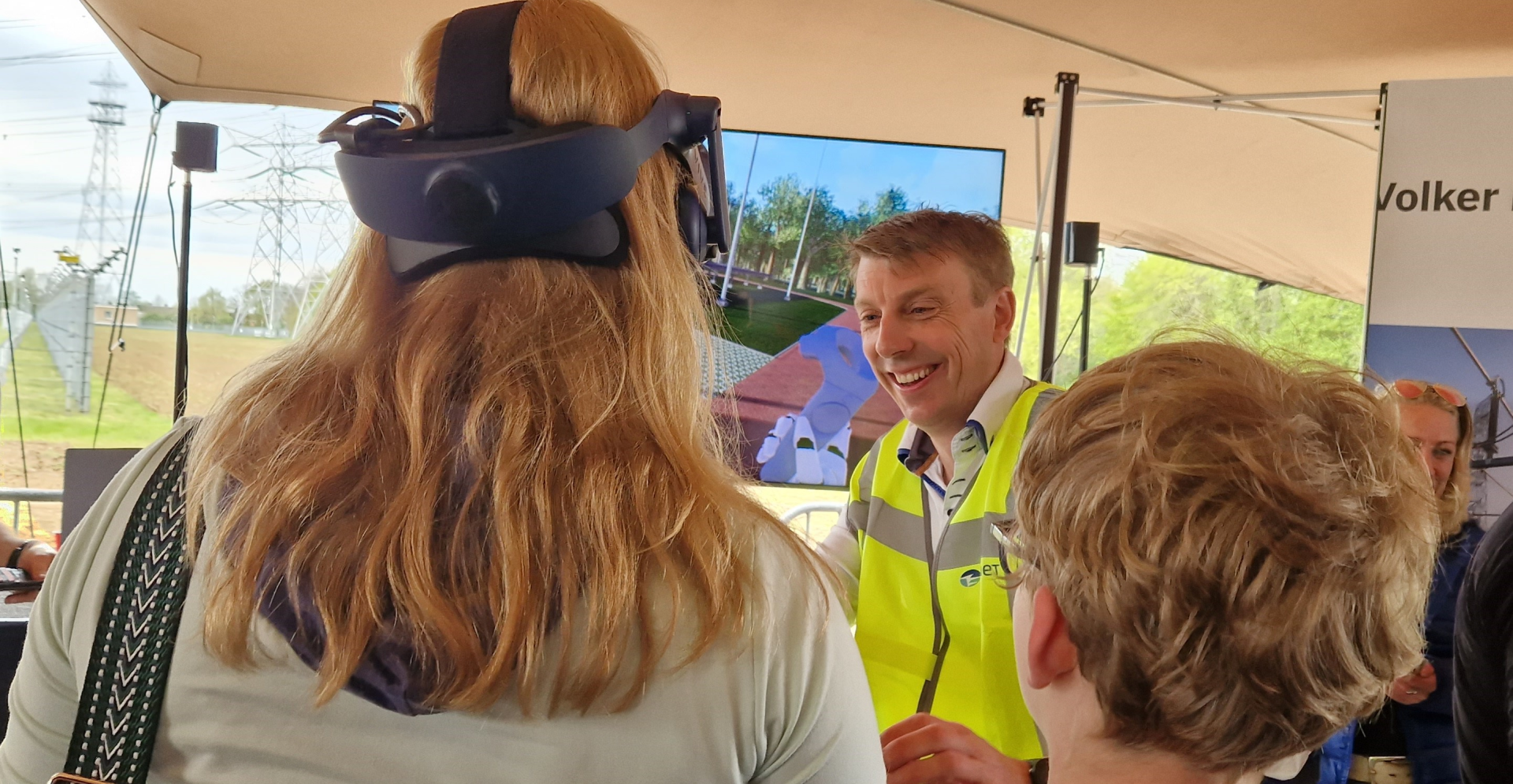 Gertjan Bloemberg legt uit via VR bril
