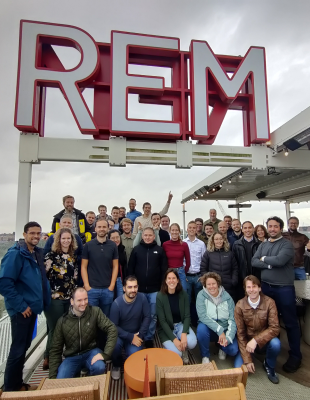 Specialisten Geotechniek Arcadis op REM eiland