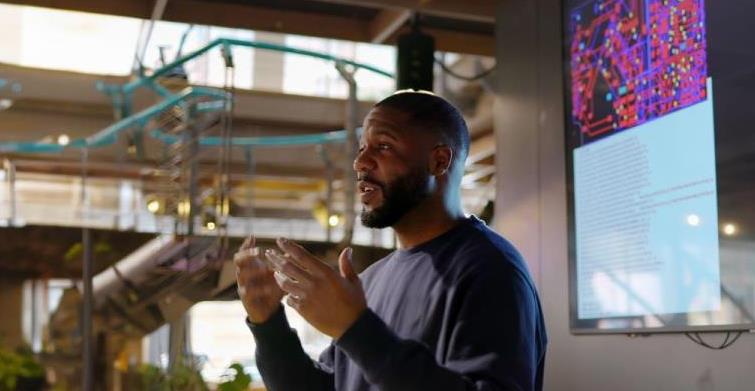 Man discussing digital products